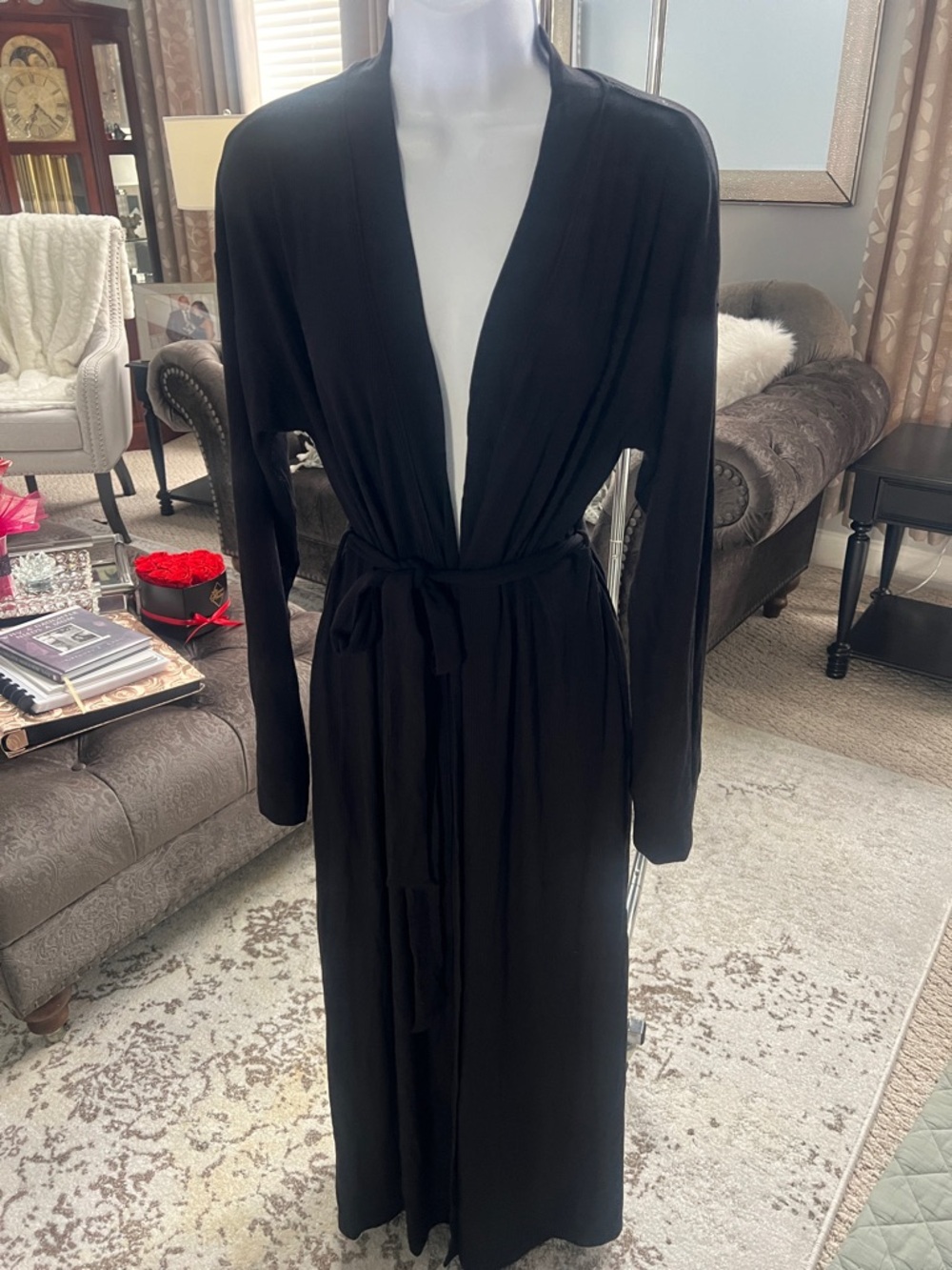 Skims soft lounge robe
BlackBelted Robe-Style Cardigan